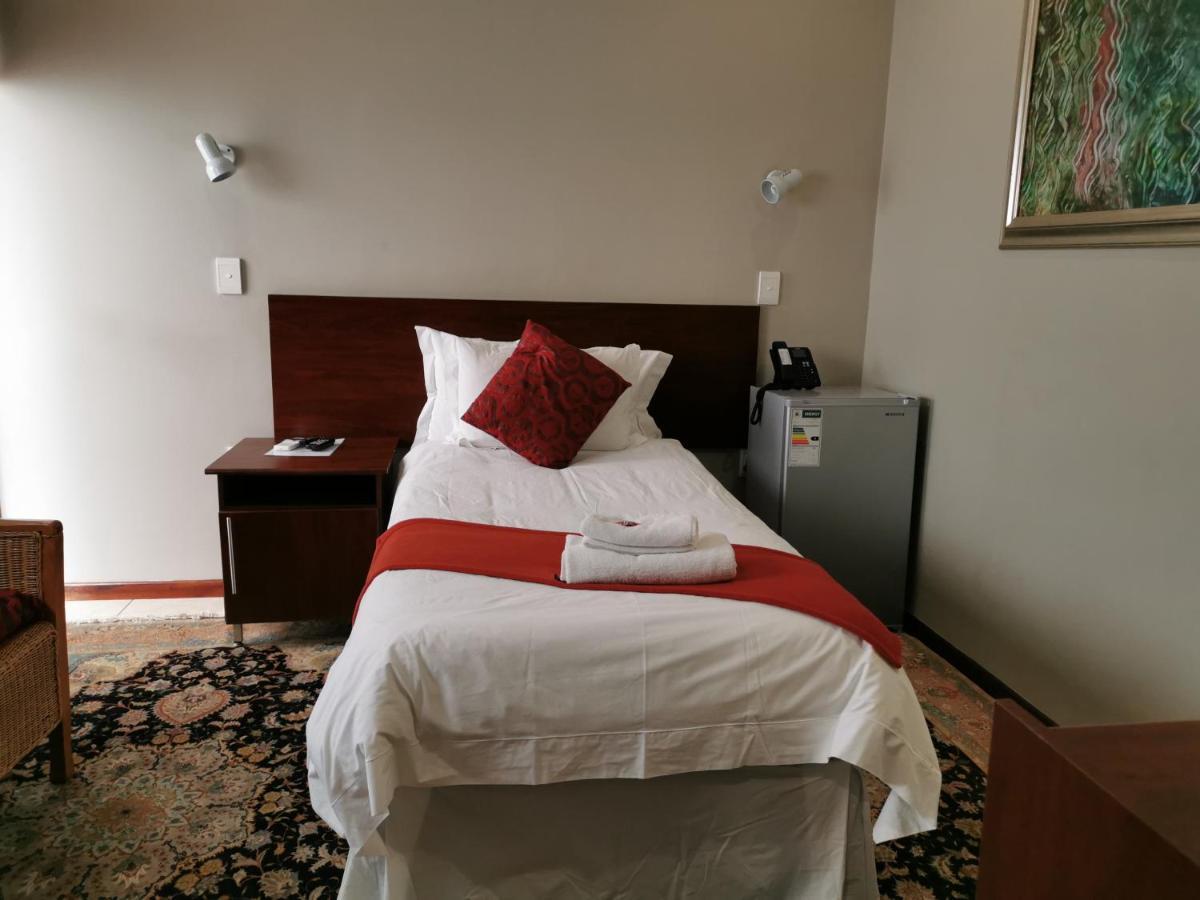 47 On Preston Guesthouse Йоханнесбург Экстерьер фото