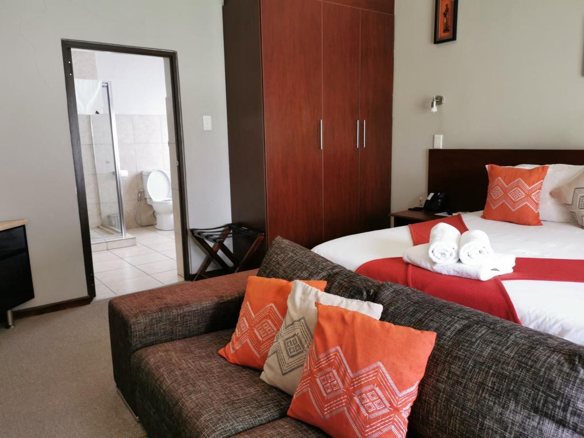 47 On Preston Guesthouse Йоханнесбург Экстерьер фото