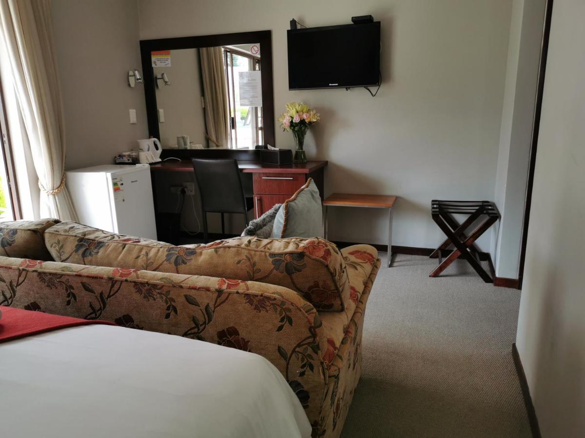 47 On Preston Guesthouse Йоханнесбург Экстерьер фото