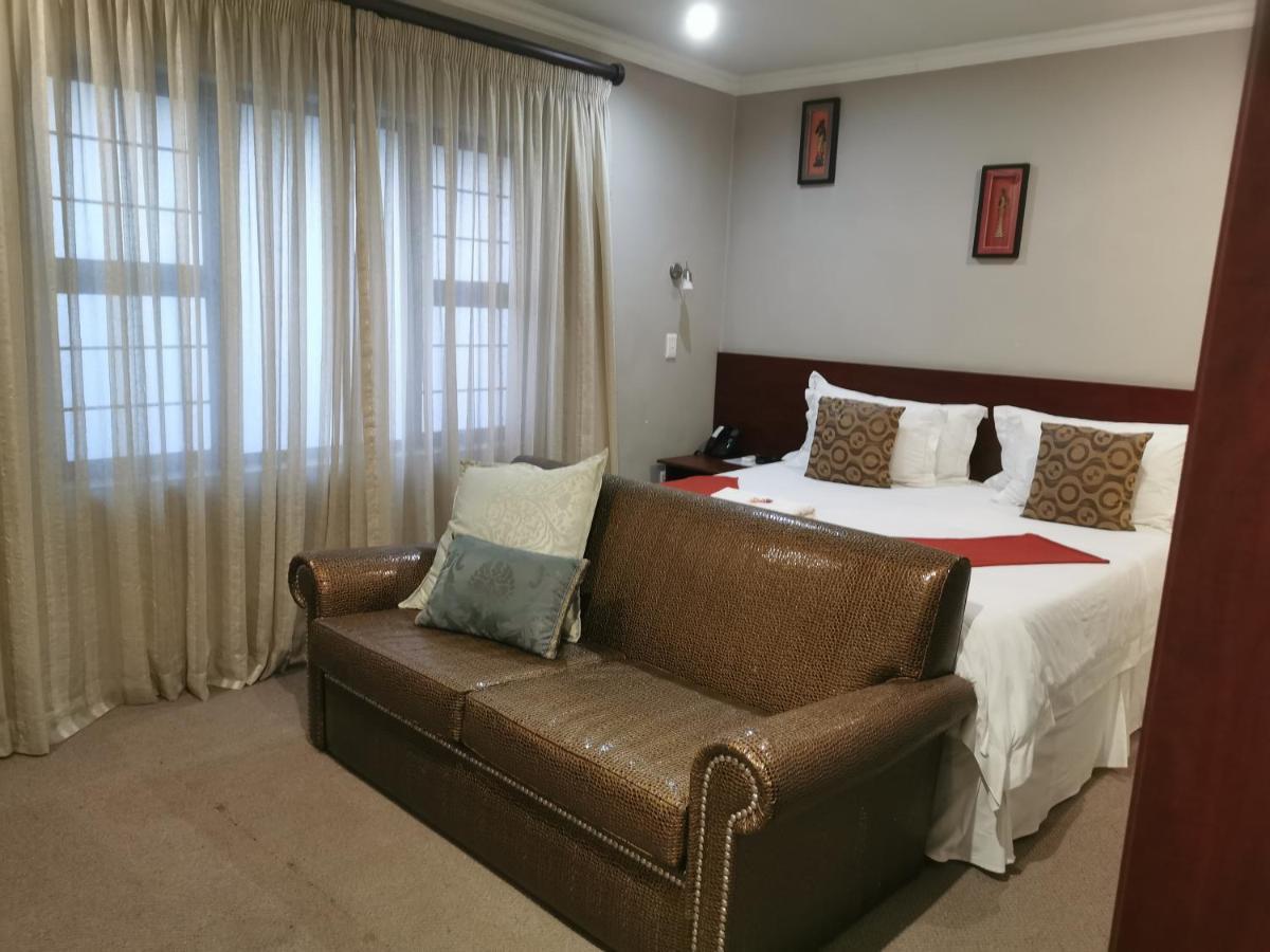 47 On Preston Guesthouse Йоханнесбург Экстерьер фото